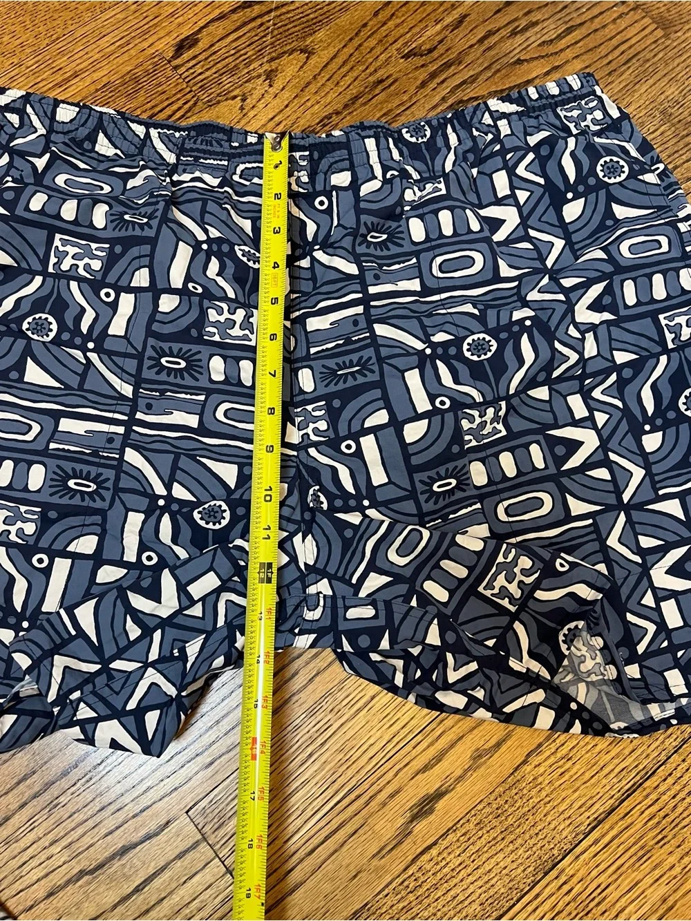 Patagonia Swim Trunks Shorts Men XXL Baggies Long 7 in Bathing Suit NVNY AOP NEW